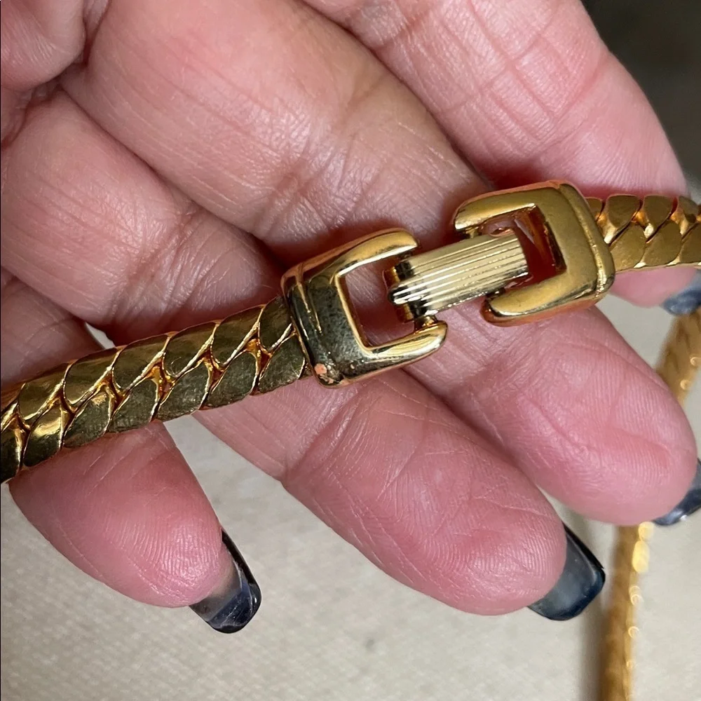 Elegant Goldtone Floral Necklace